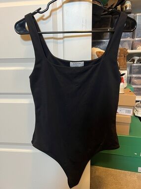 Babaton Black Scoop-Neck Stretch Bodysuit